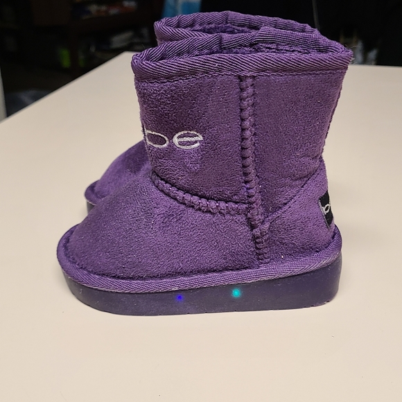 Bebe Cozy light up faux fur lined winter boots size 6 - Picture 4 of 8